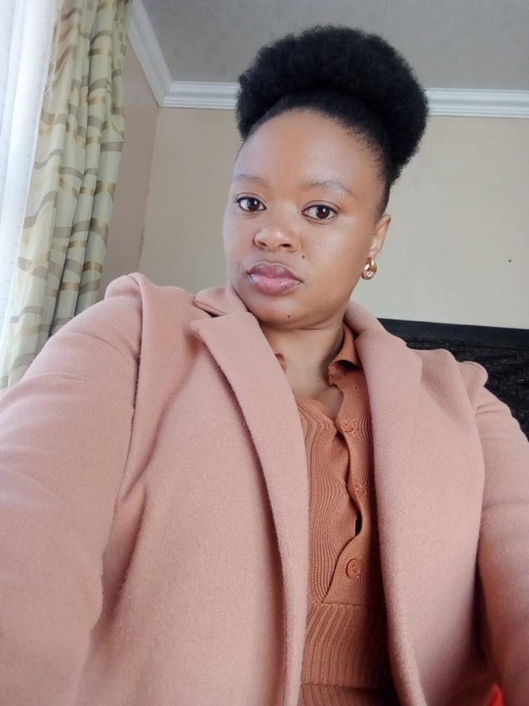 dwaf lady
